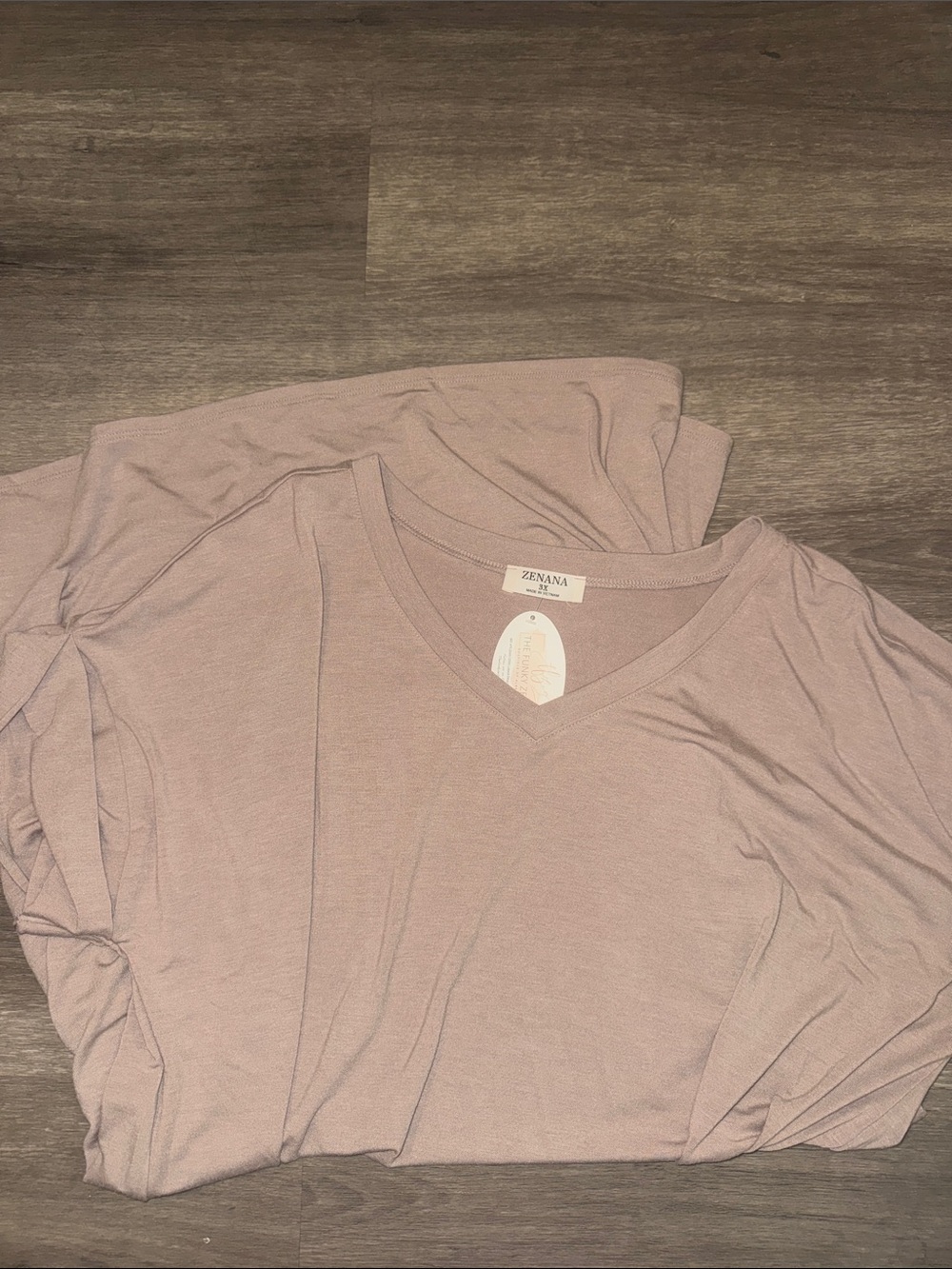 Zenana Outfitters V-Neck Short Sleeve Top in Dusty Mauve